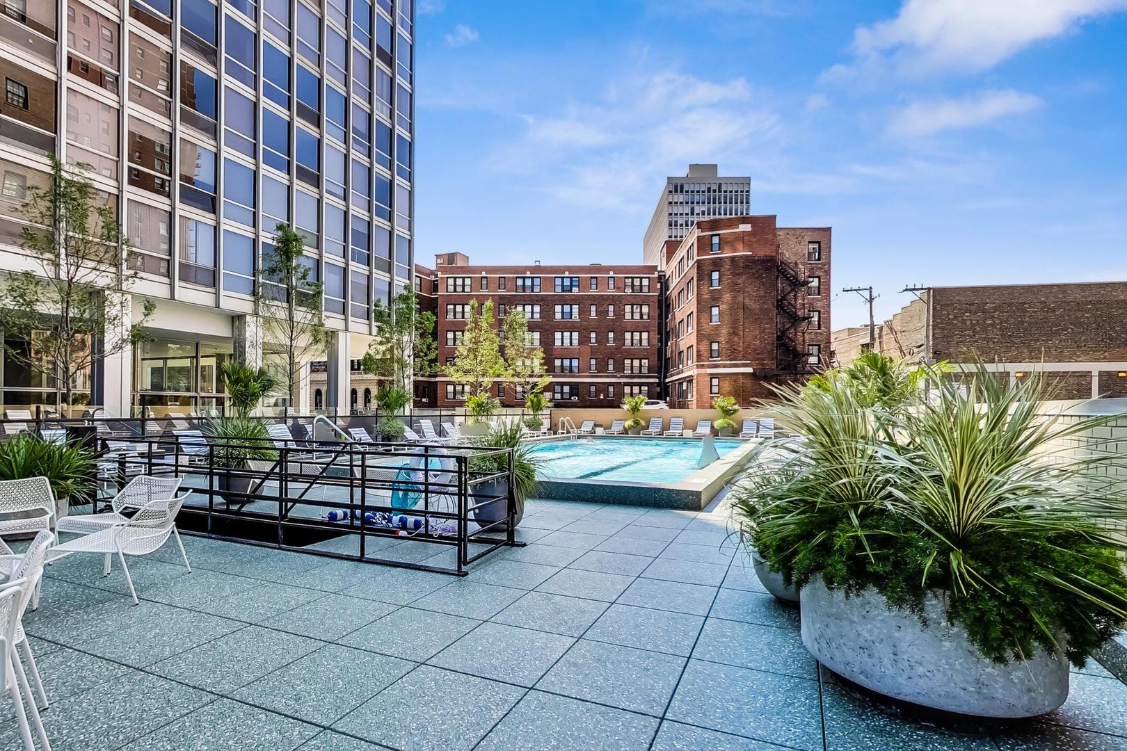 2400 N Lakeview Avenue Unit: 1708