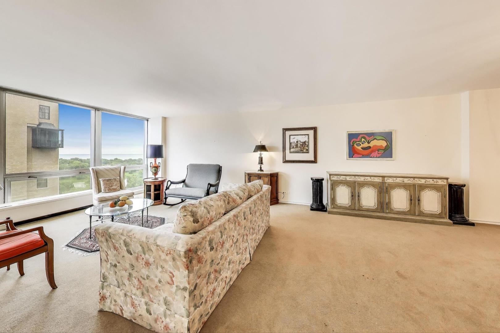2400 N Lakeview Avenue Unit: 1708