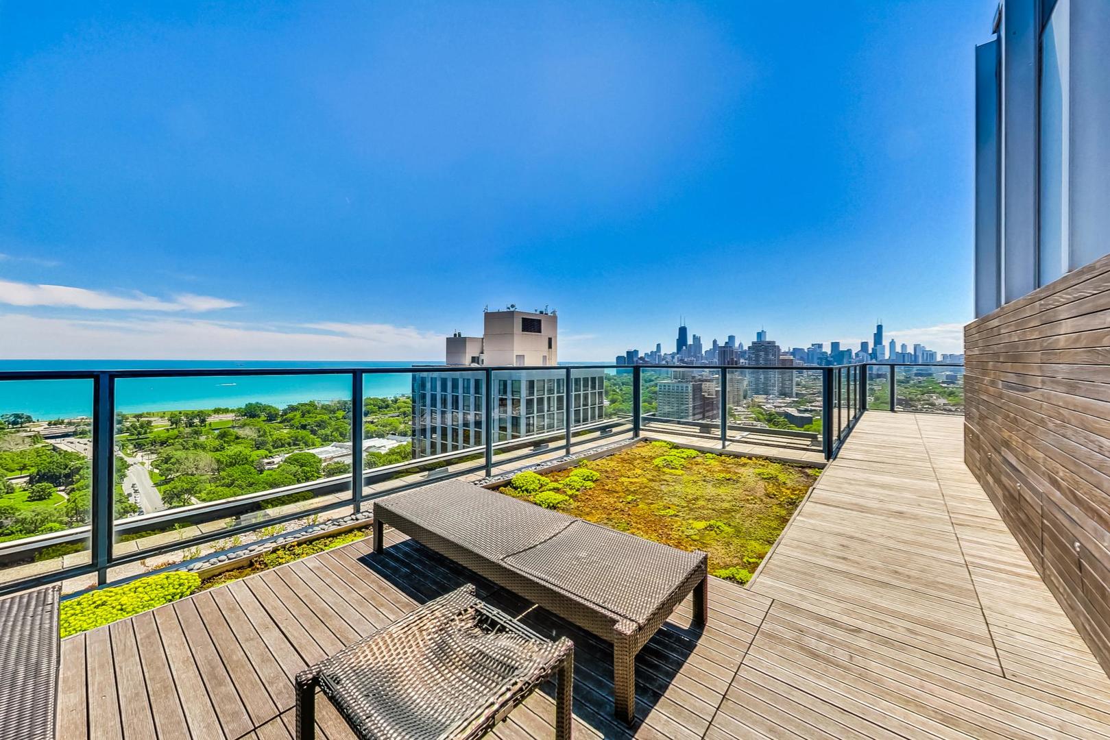 2400 N Lakeview Avenue Unit: 1708