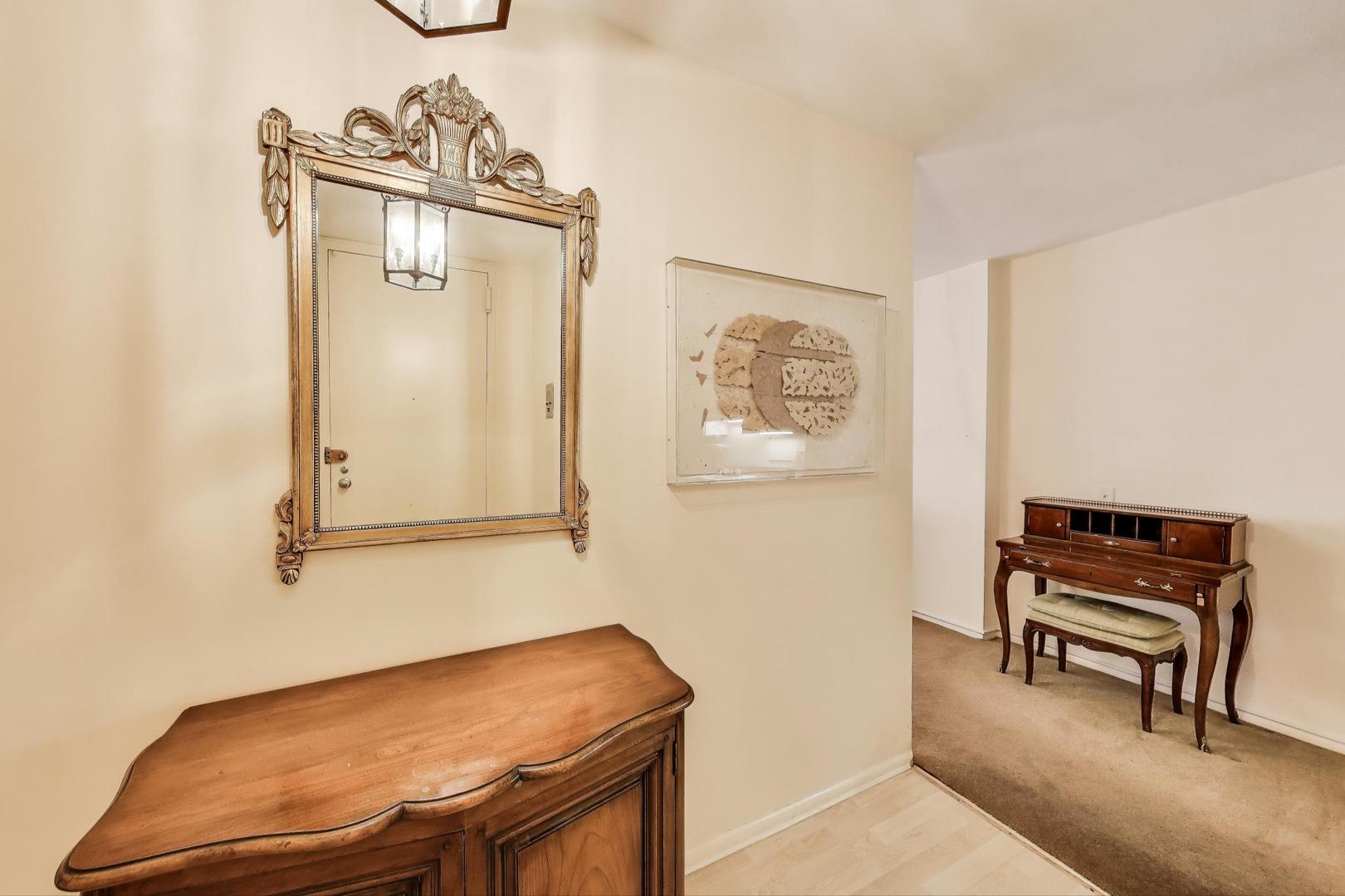 2400 N Lakeview Avenue Unit: 1708