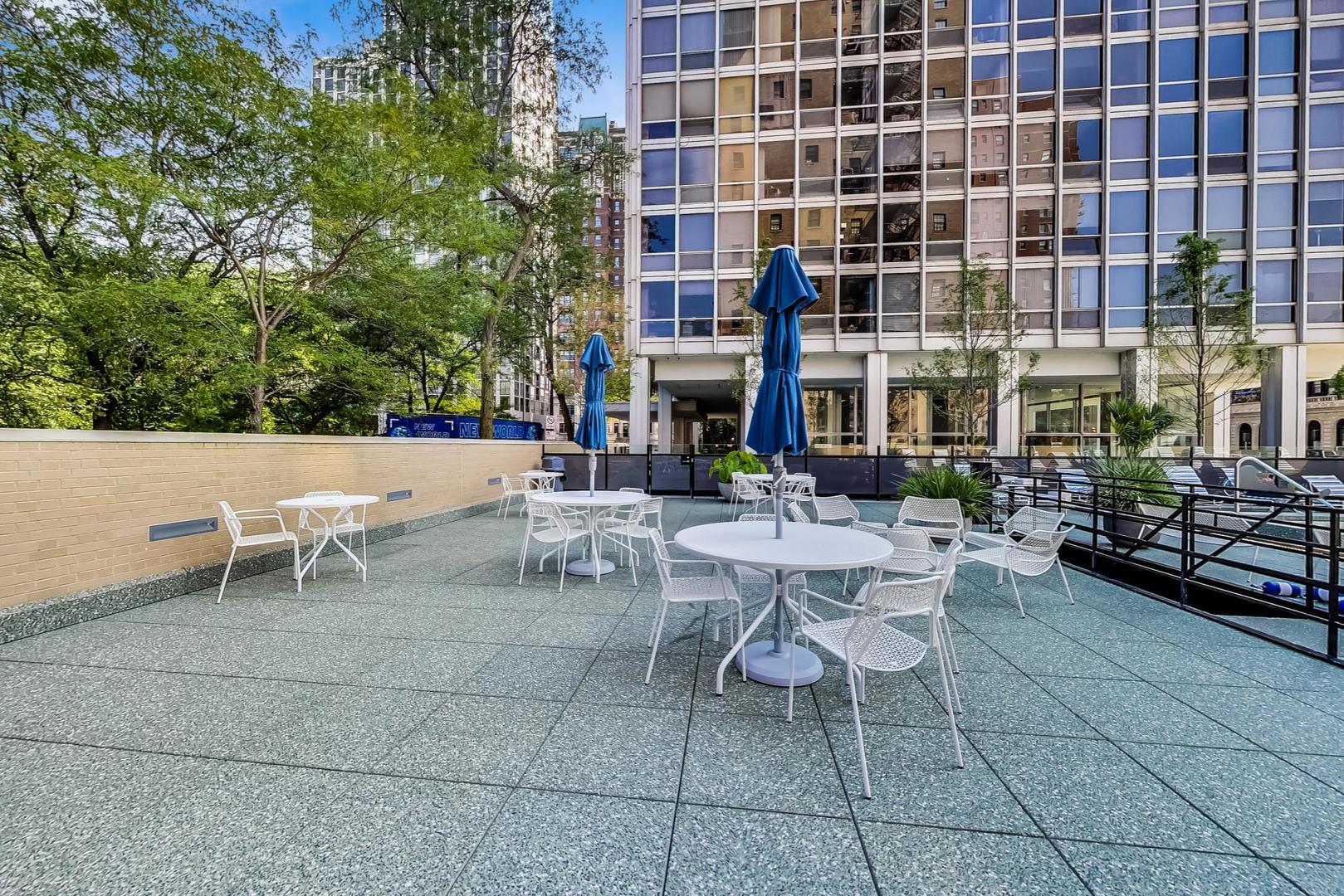 2400 N Lakeview Avenue Unit: 1708