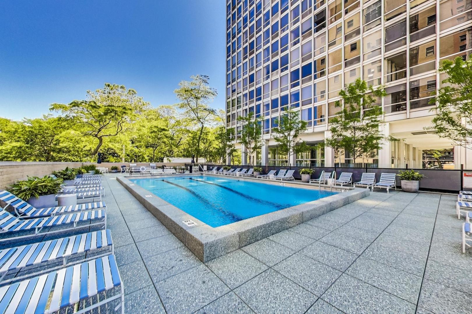 2400 N Lakeview Avenue Unit: 1708