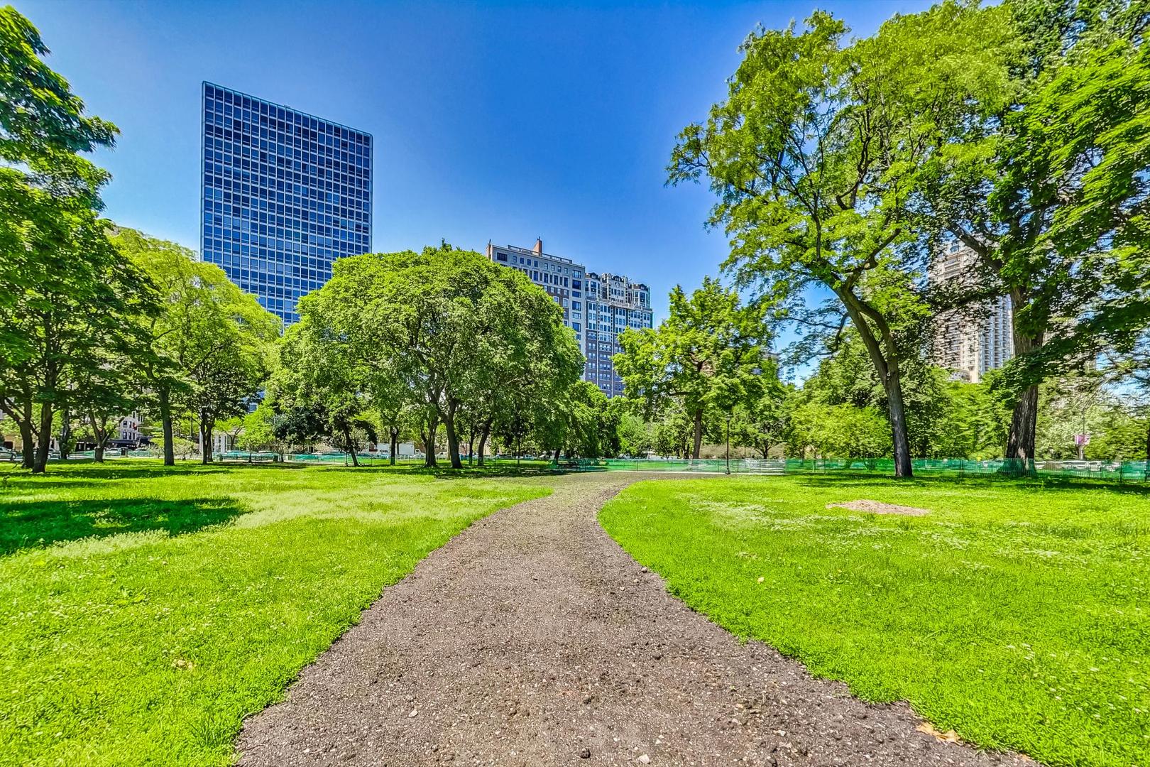 2400 N Lakeview Avenue Unit: 1708