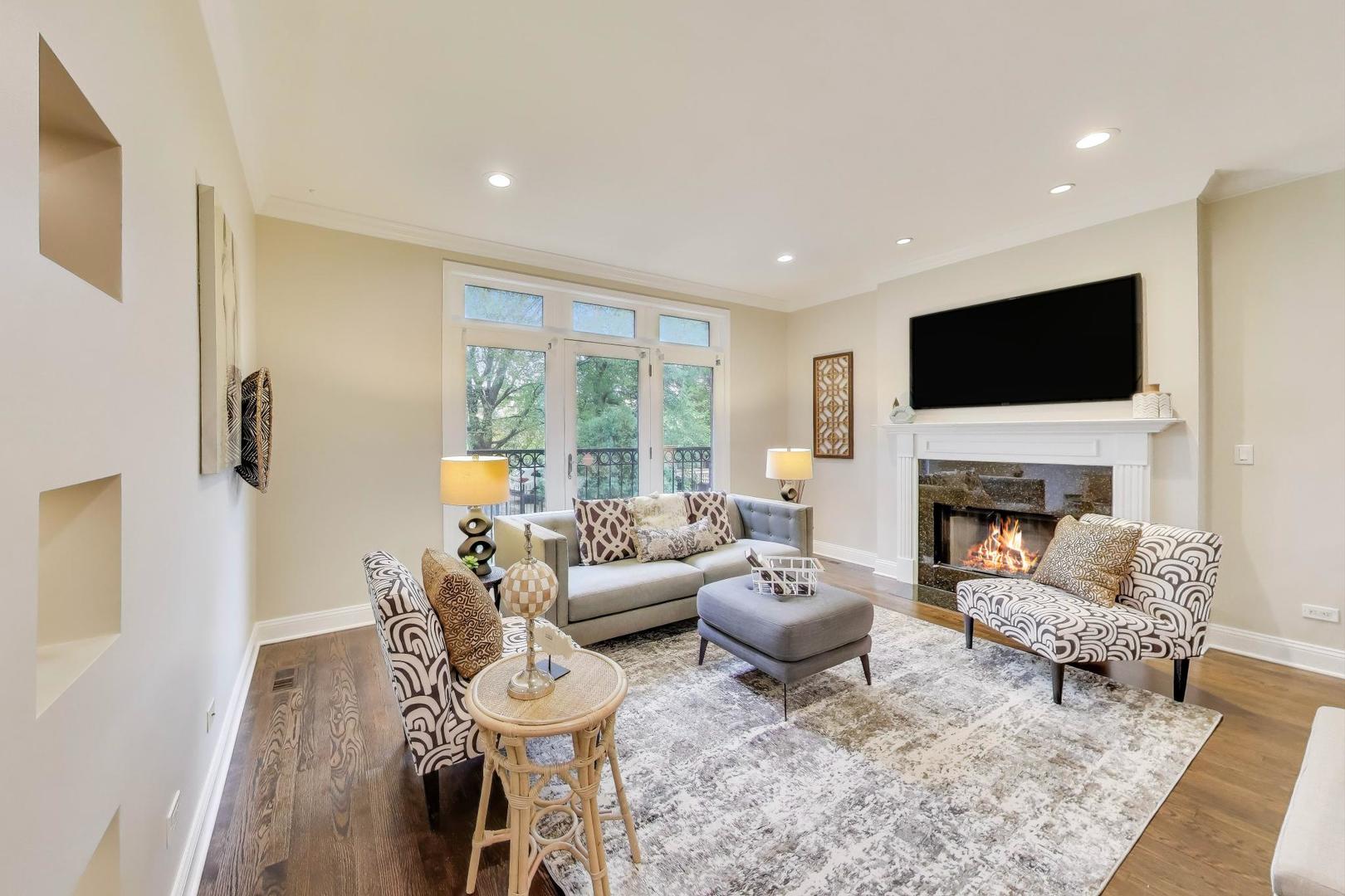 2449 W LOGAN Boulevard Unit: 1F