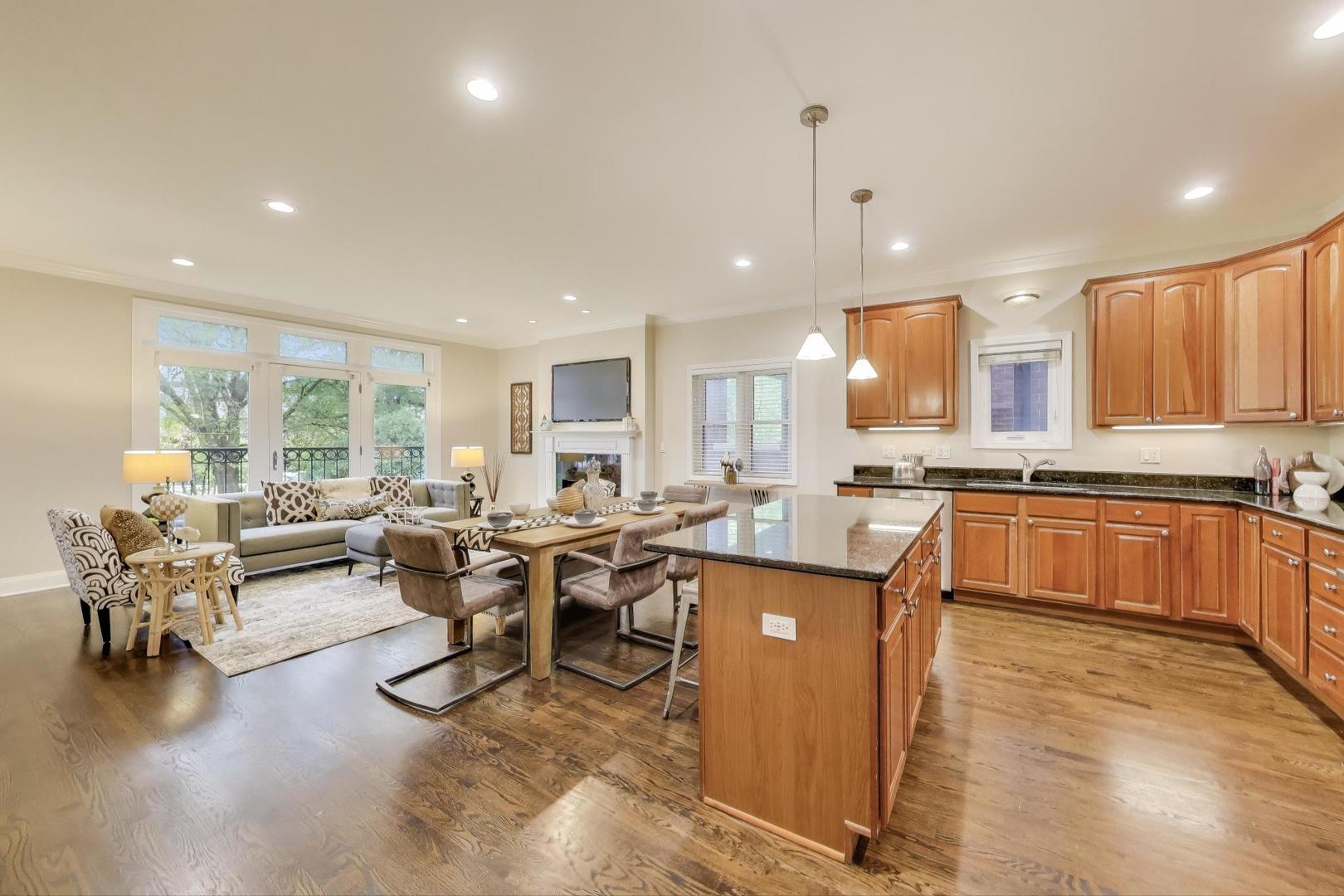 2449 W LOGAN Boulevard Unit: 1F