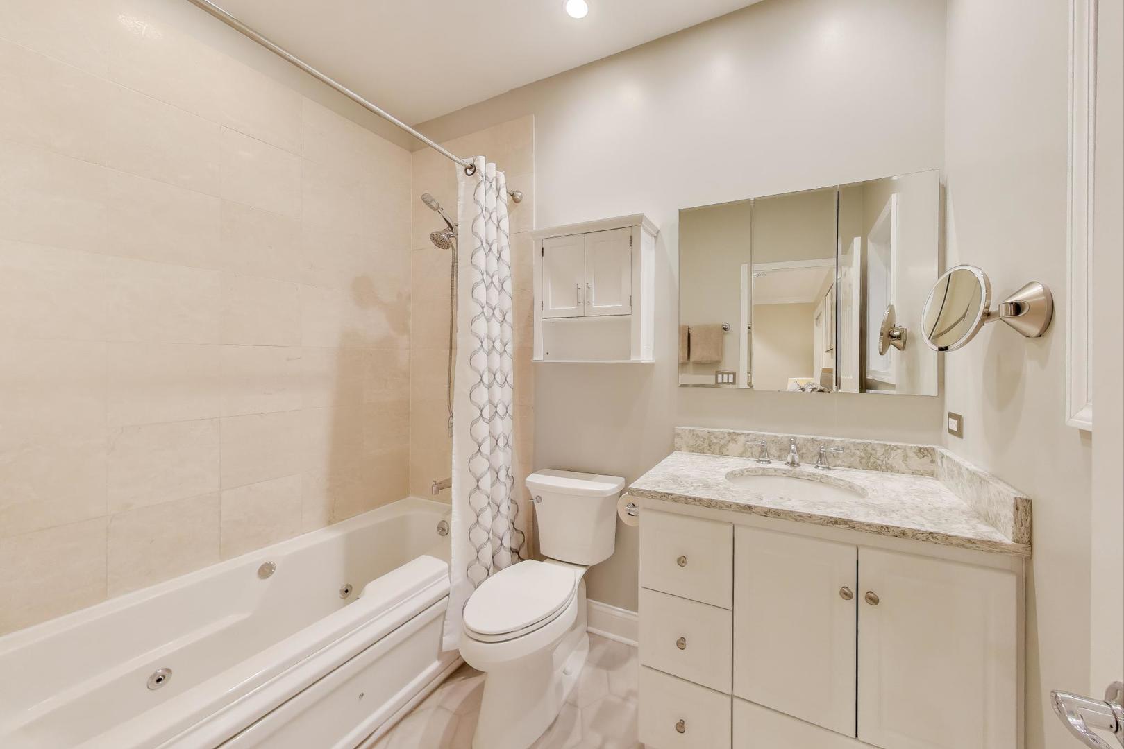 2449 W LOGAN Boulevard Unit: 1F