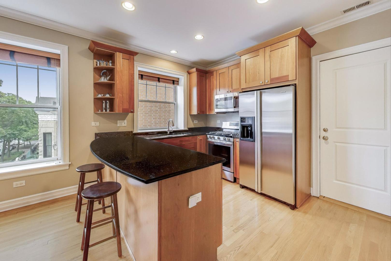 2711 N Mildred Avenue Unit: 3A