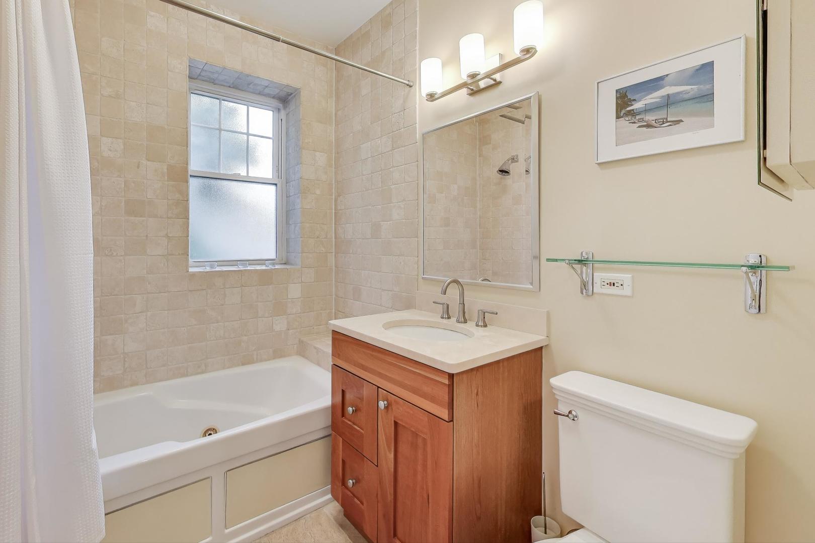 2711 N Mildred Avenue Unit: 3A