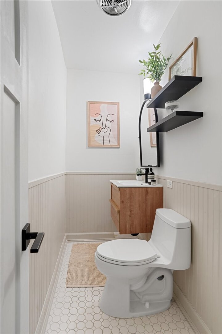 1038 W Byron Street Unit: 1E