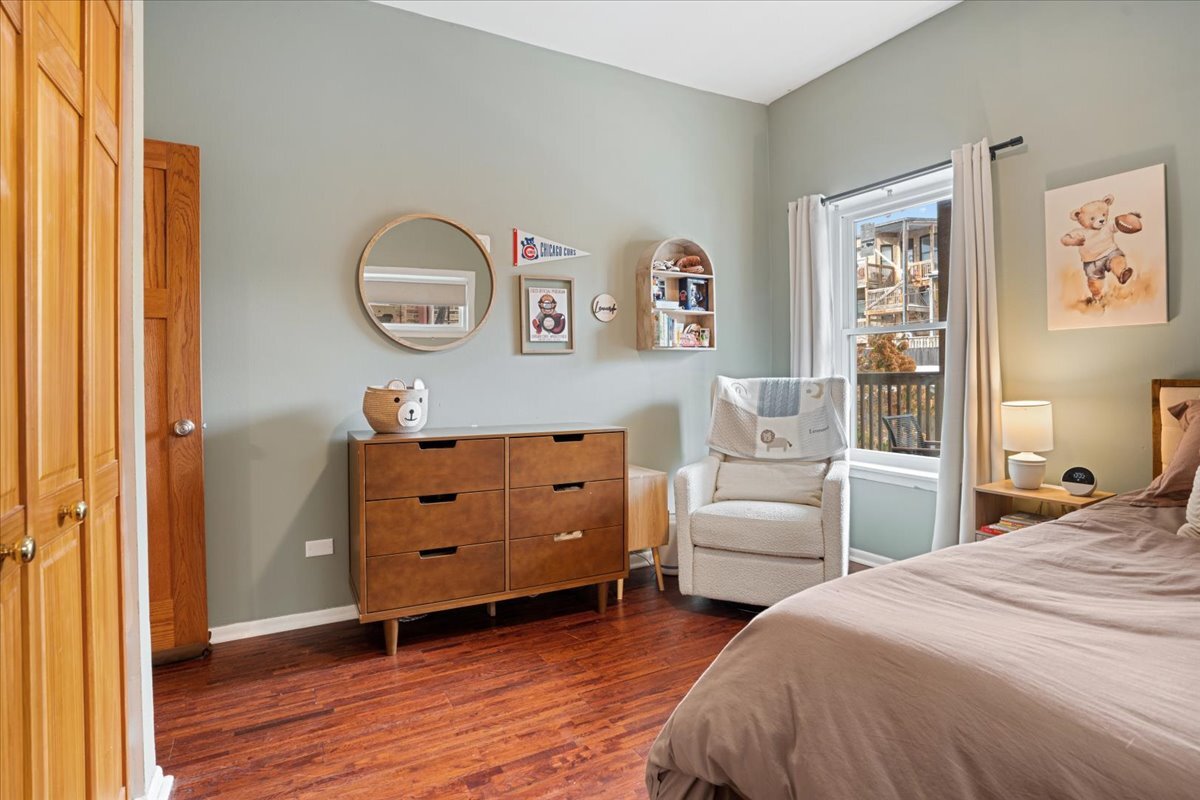 1038 W Byron Street Unit: 1E