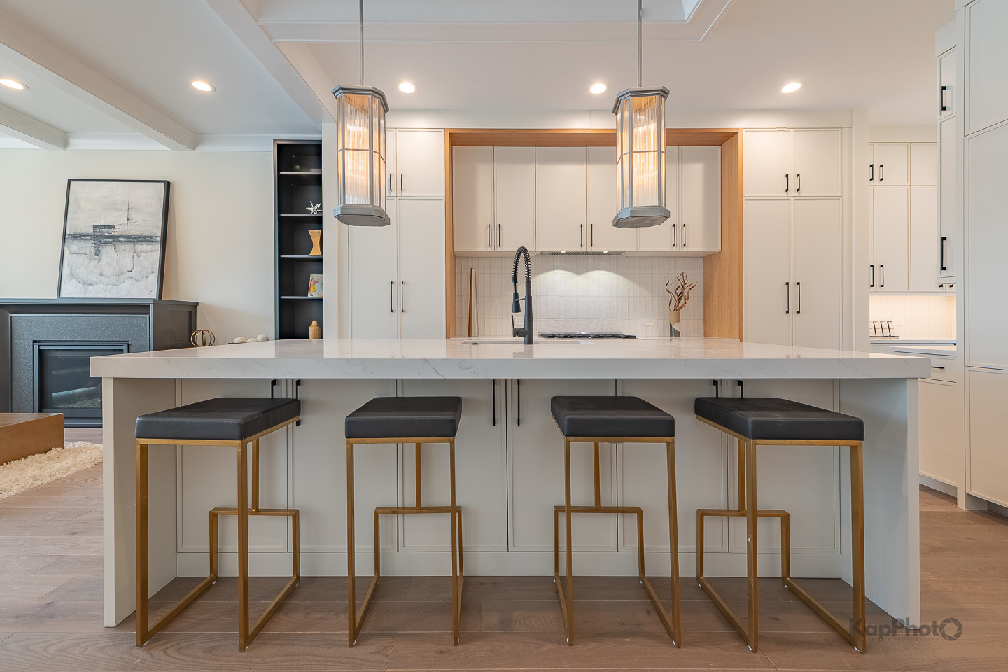 4015 N Albany Avenue