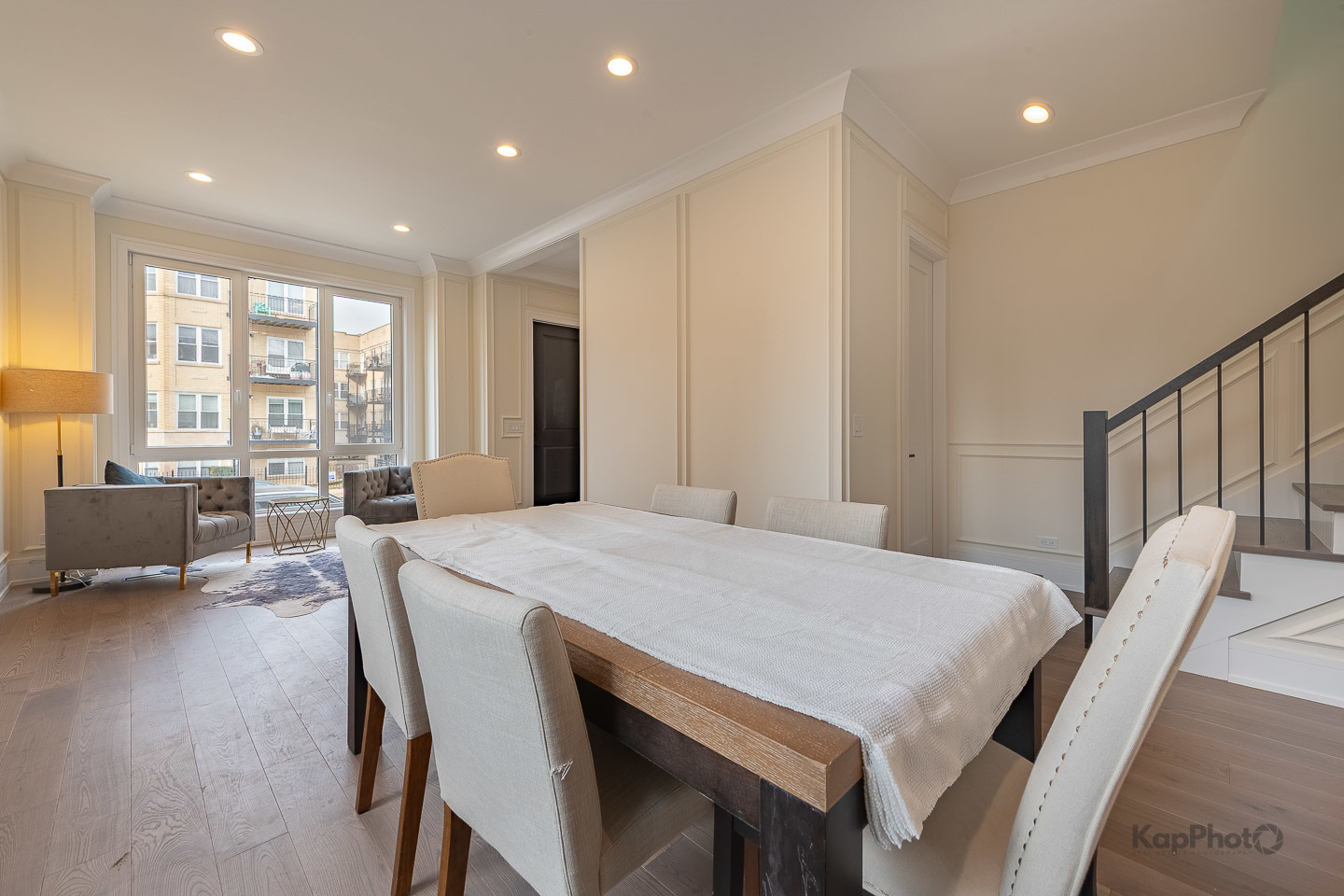 4015 N Albany Avenue