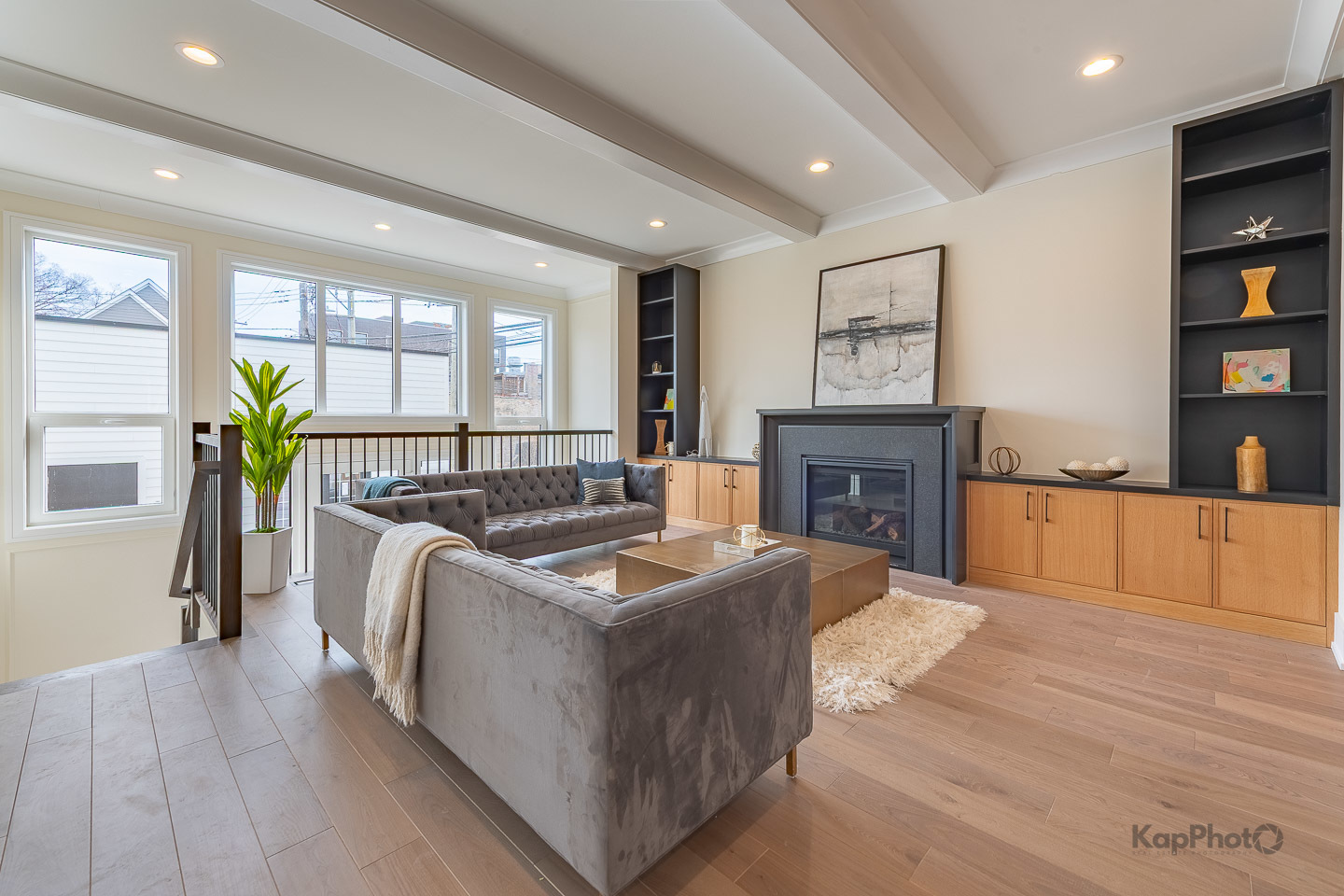 4015 N Albany Avenue