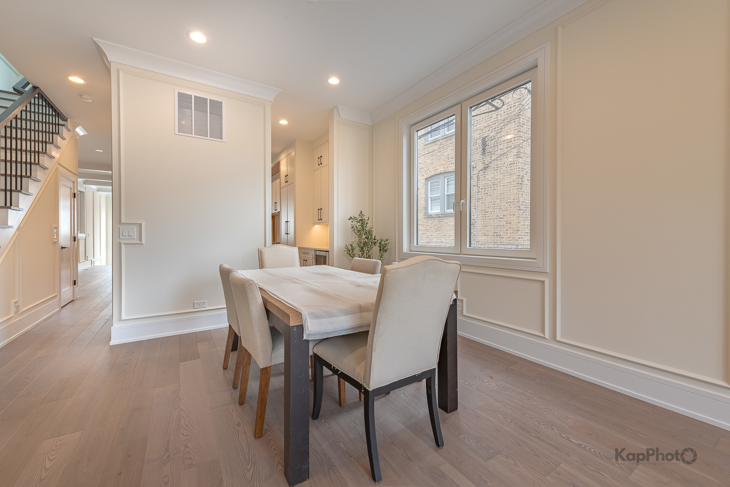 4015 N Albany Avenue