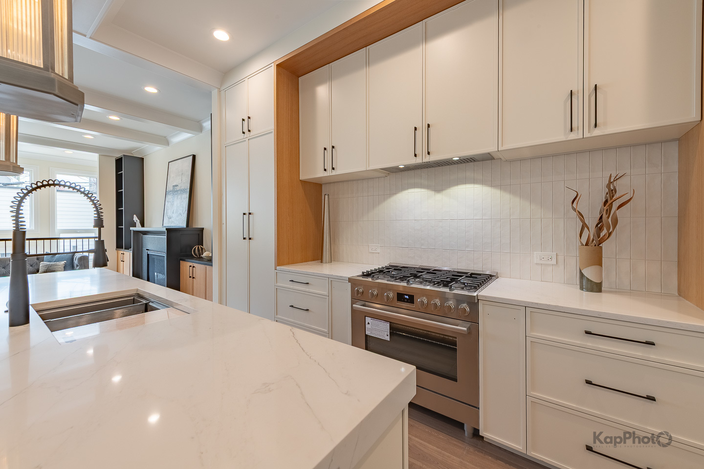 4015 N Albany Avenue