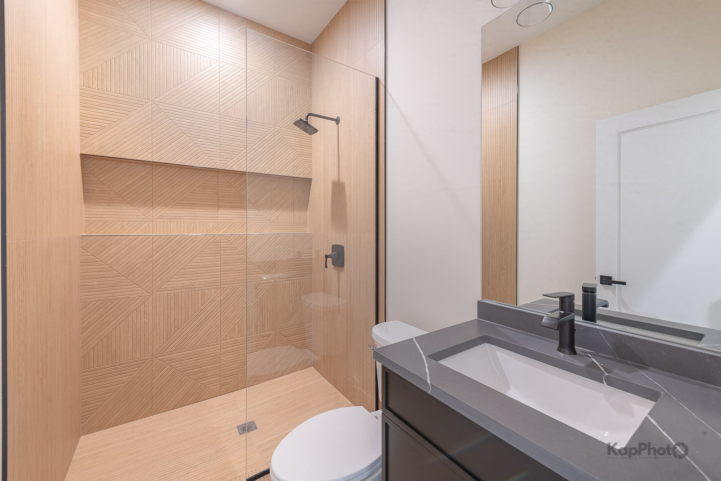 4015 N Albany Avenue