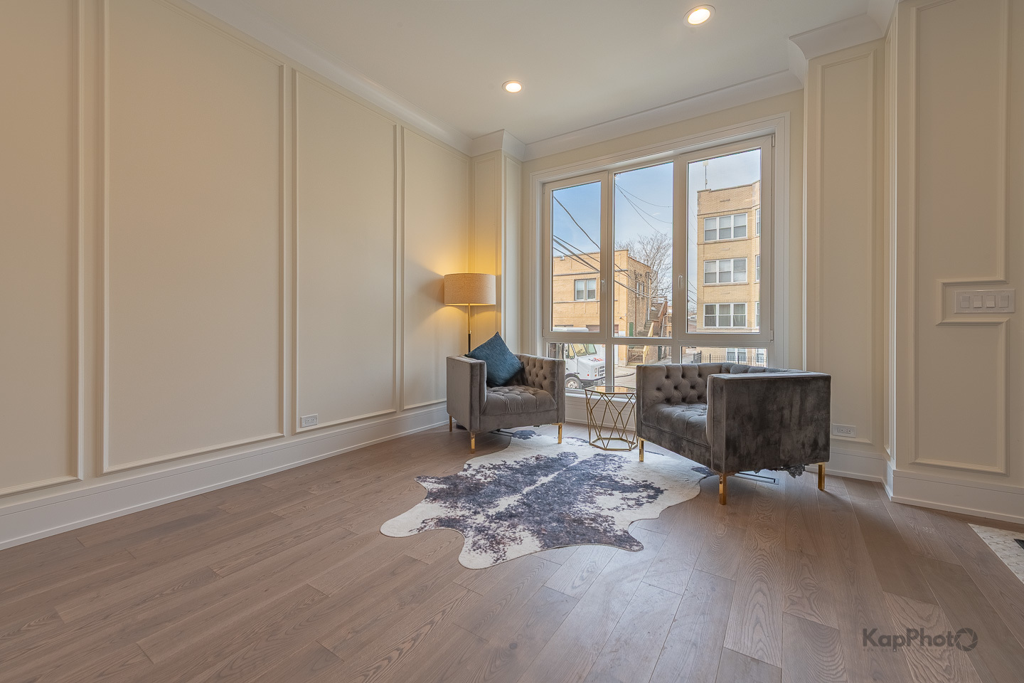 4015 N Albany Avenue