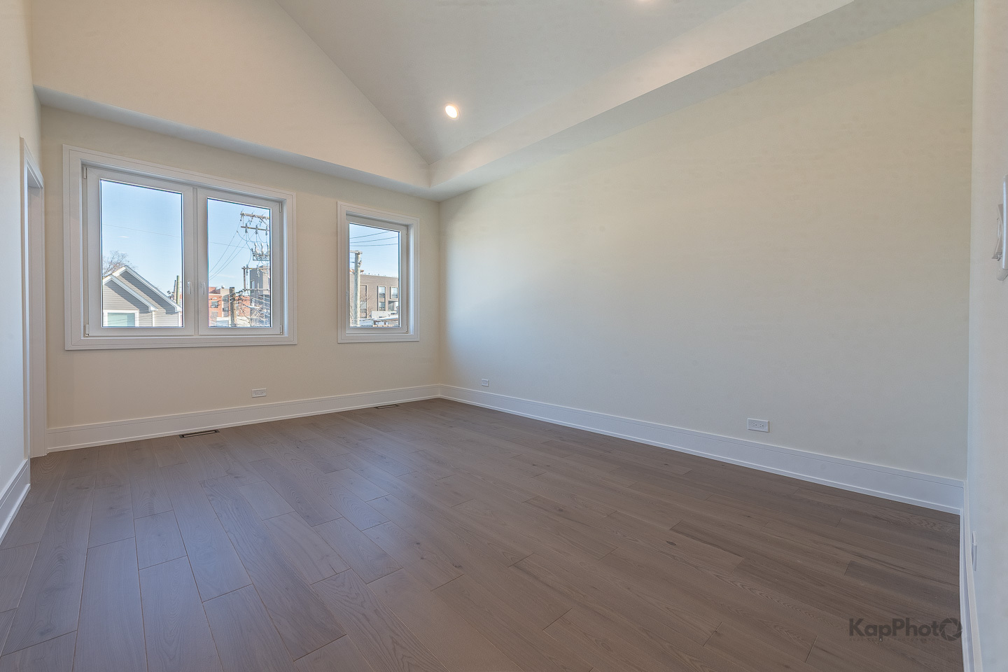 4015 N Albany Avenue