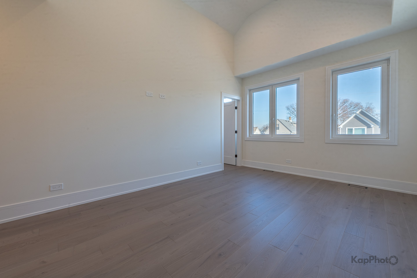 4015 N Albany Avenue