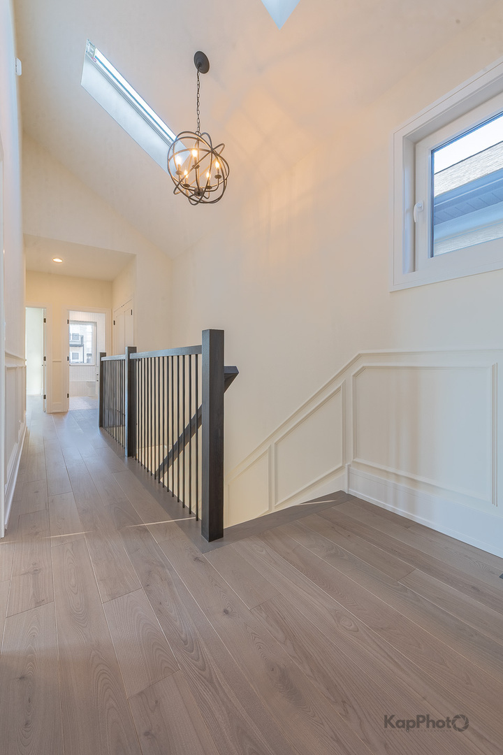 4015 N Albany Avenue