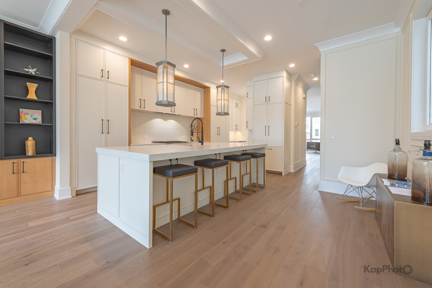 4015 N Albany Avenue