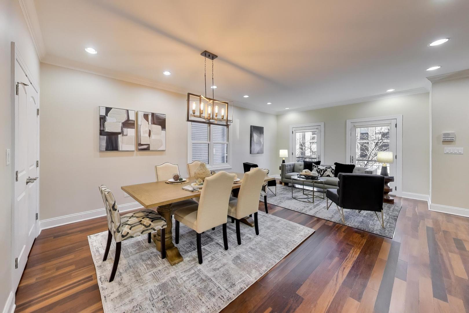 1636 N Artesian Avenue