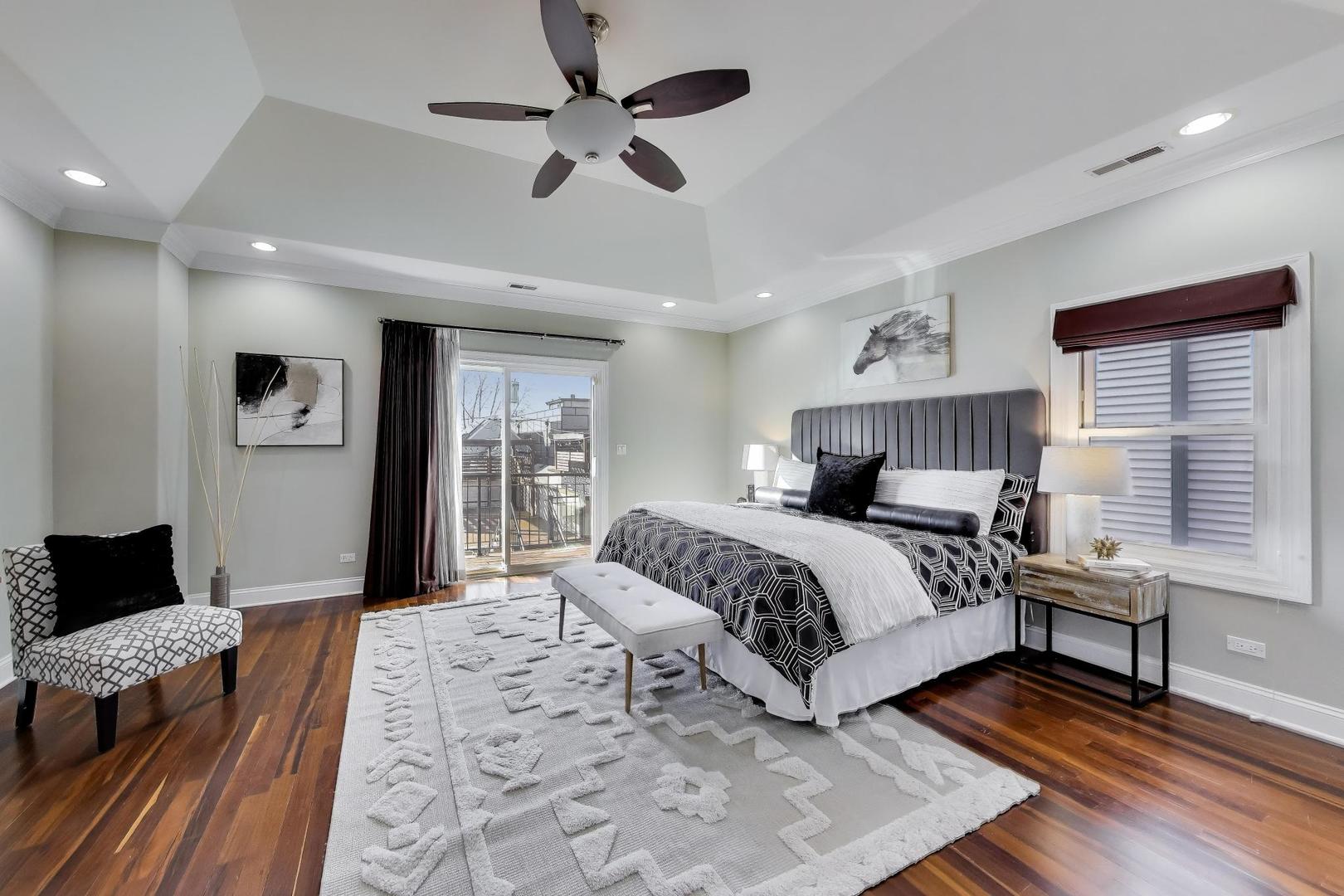 1636 N Artesian Avenue