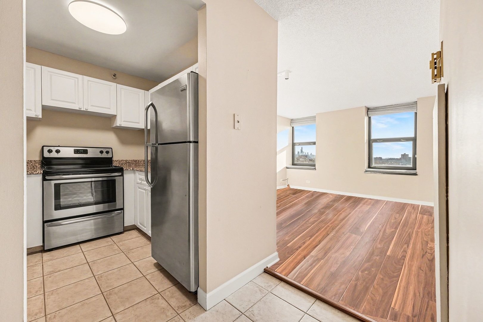 3660 N Lake Shore Drive Unit: 915