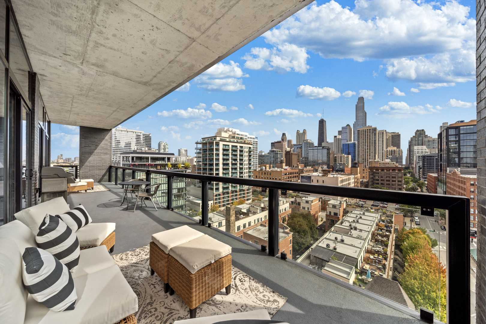 400 W Huron Street Unit: 1001