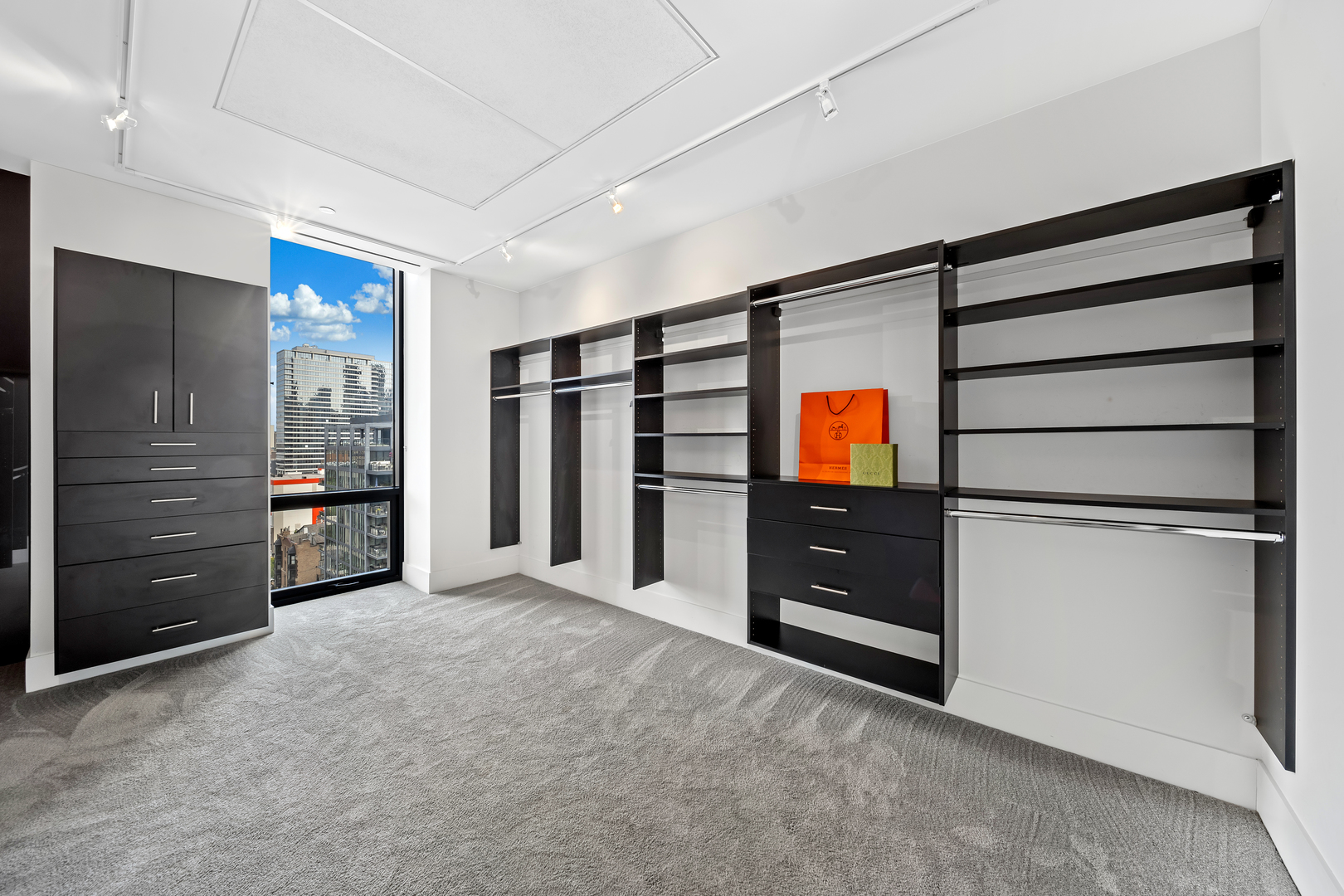 400 W Huron Street Unit: 1001