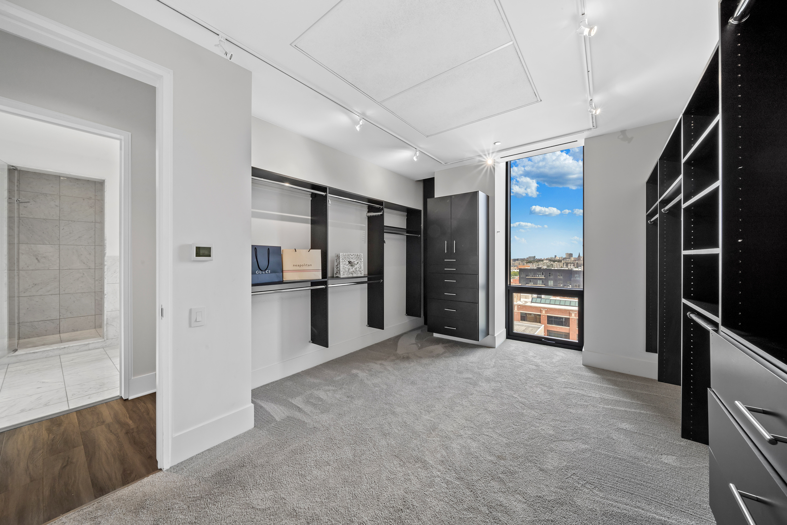 400 W Huron Street Unit: 1001