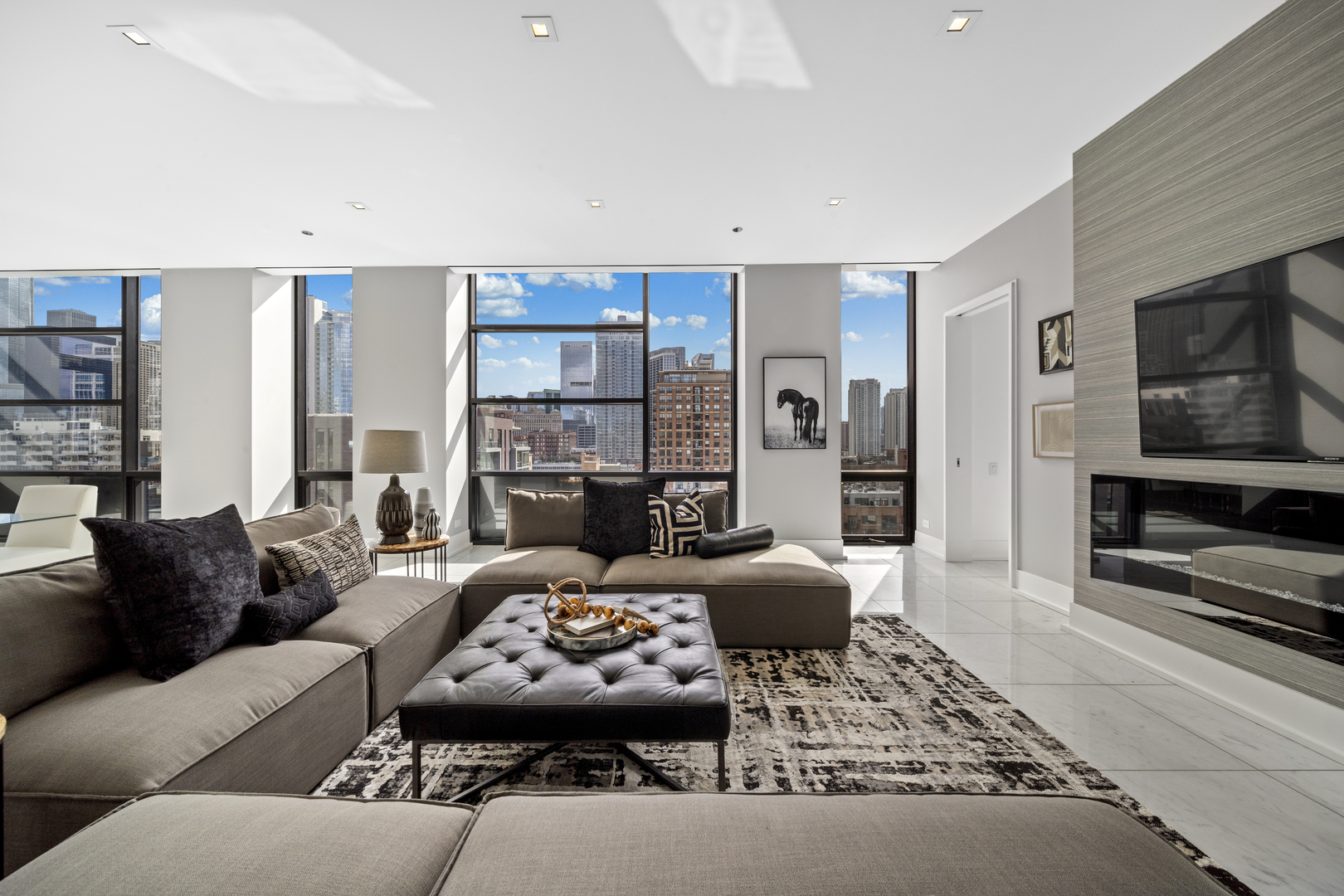 400 W Huron Street Unit: 1001