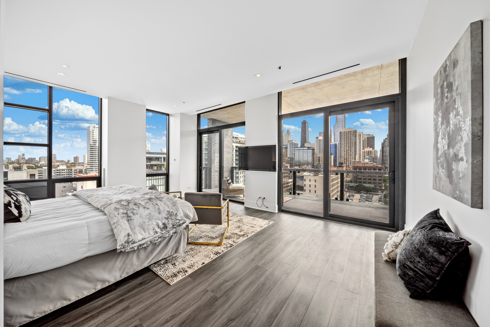 400 W Huron Street Unit: 1001