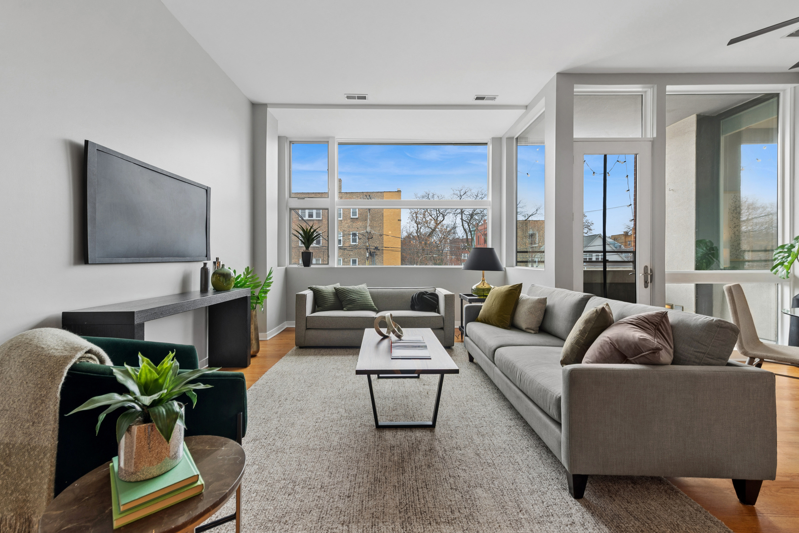 2065 N KEDZIE Avenue Unit: 217