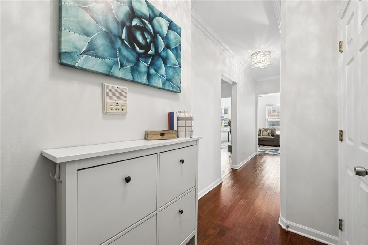 1419 W Catalpa Avenue Unit: 1N