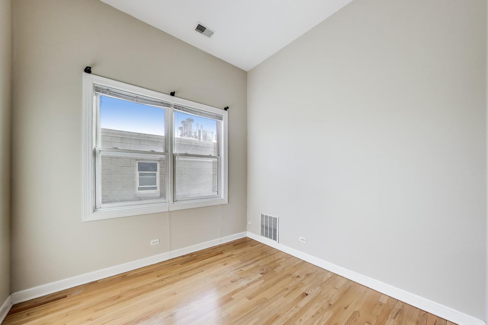 1440 N MAPLEWOOD Avenue Unit: 3S
