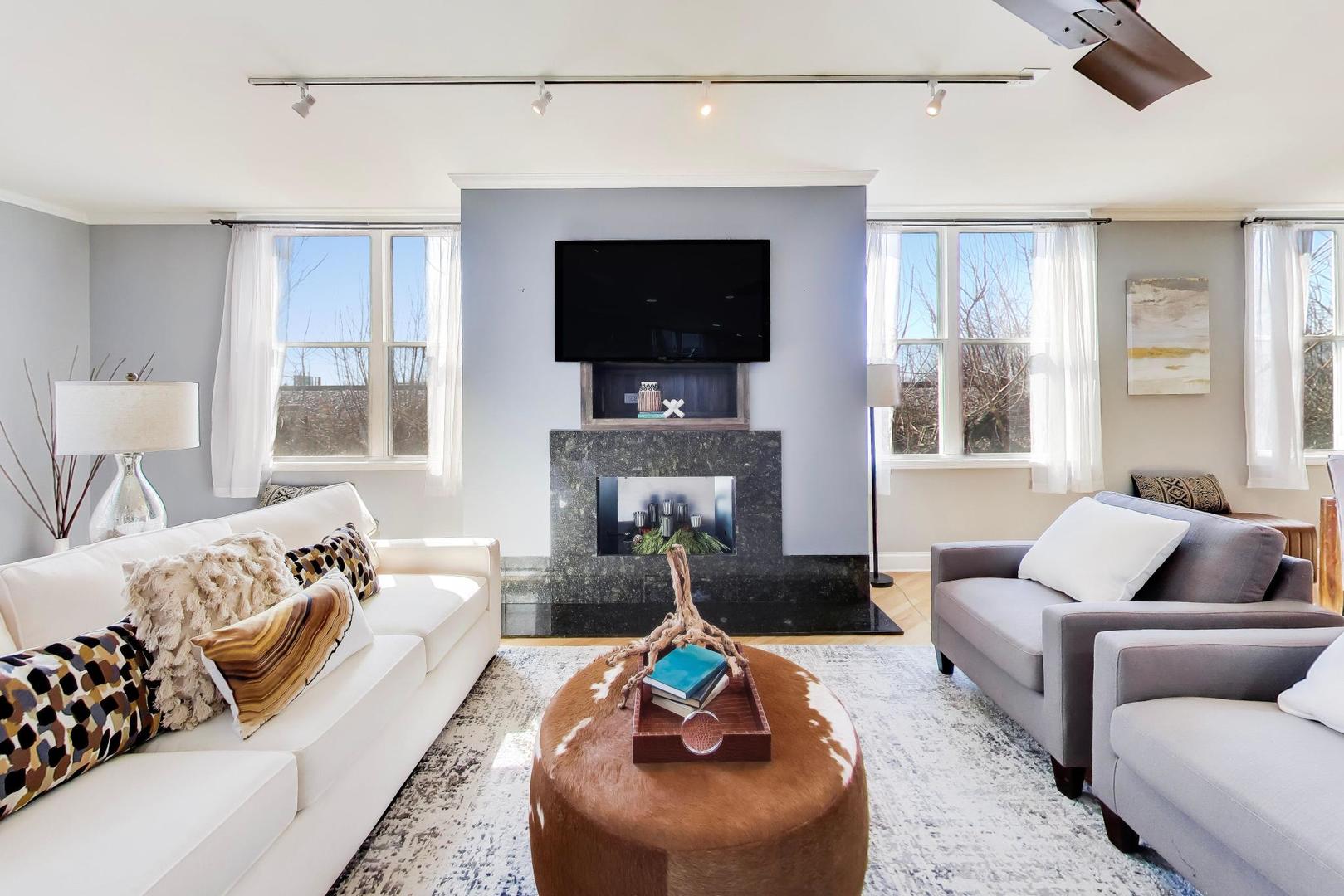 2826 N Talman Avenue Unit: A