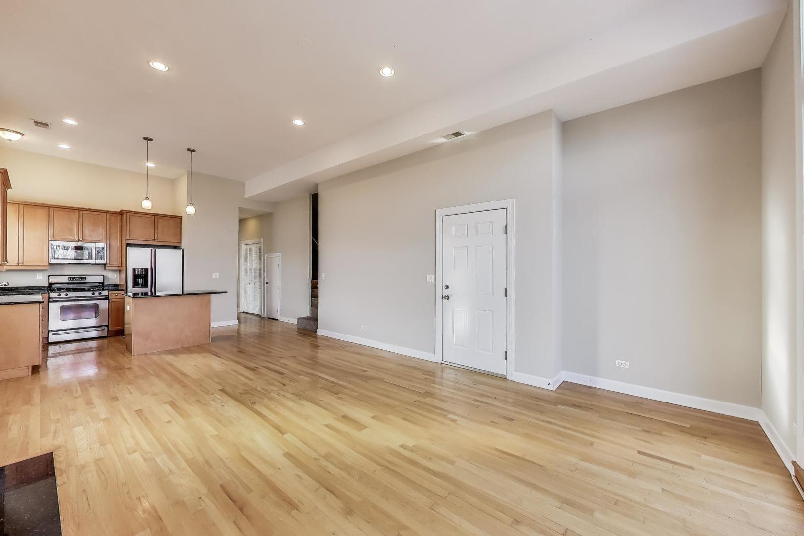 1440 N MAPLEWOOD Avenue Unit: 3S