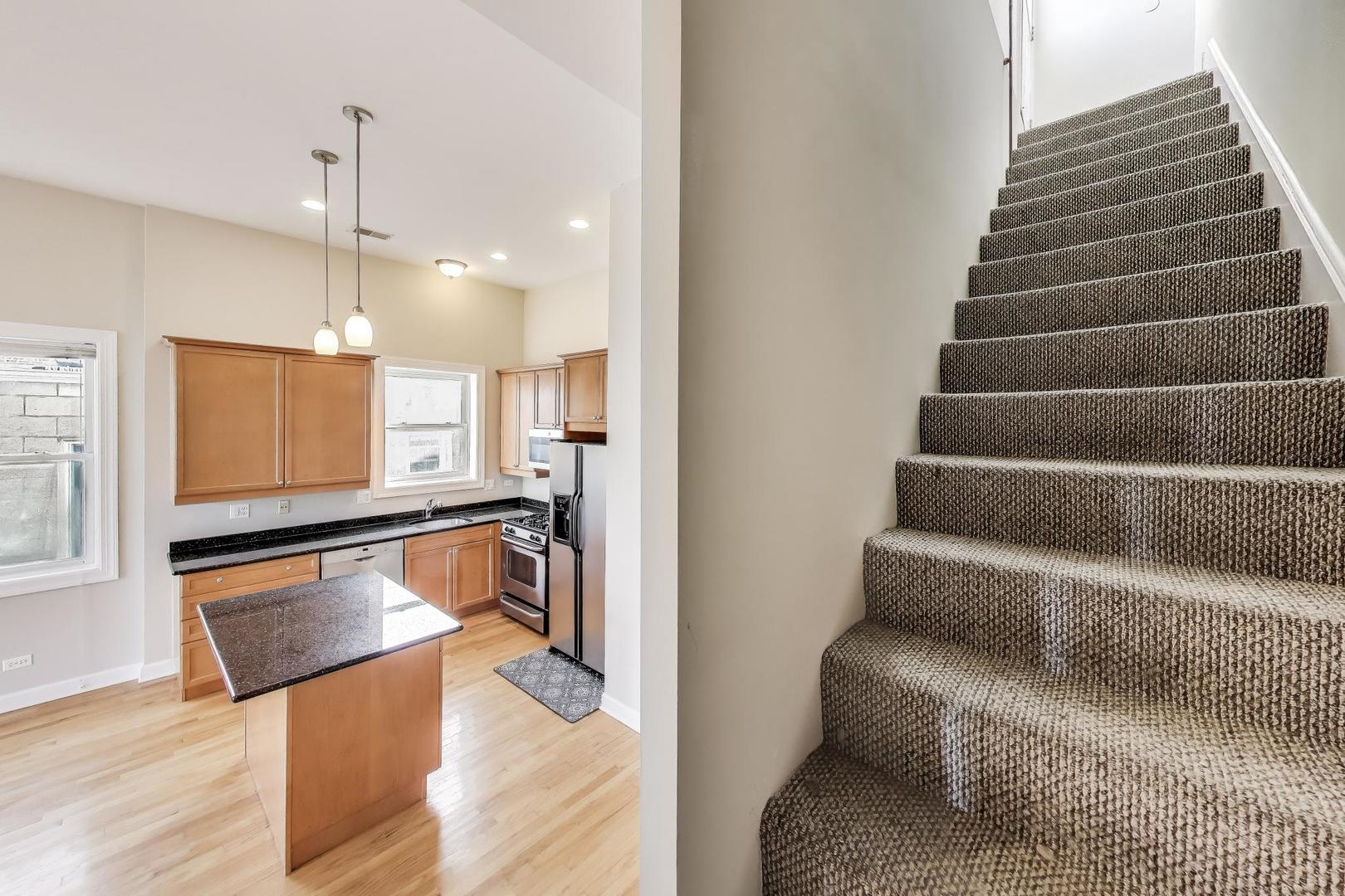 1440 N MAPLEWOOD Avenue Unit: 3S