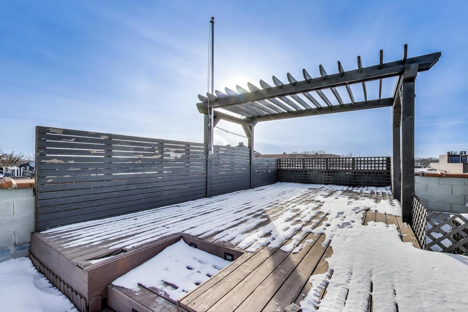 1440 N MAPLEWOOD Avenue Unit: 3S