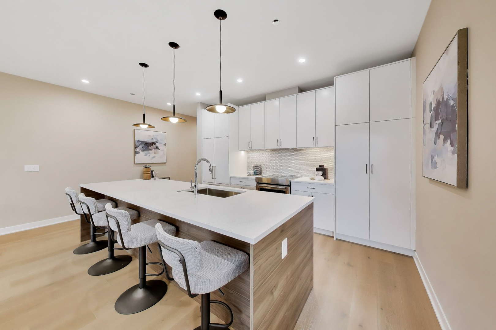 5114 S Kenwood Avenue Unit: 4B