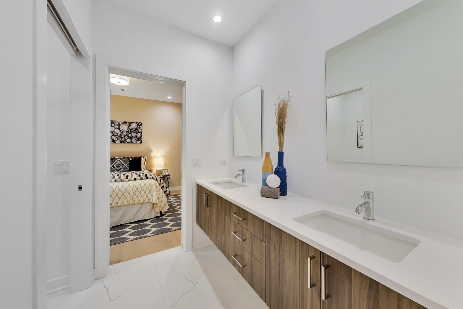 5114 S Kenwood Avenue Unit: 4B