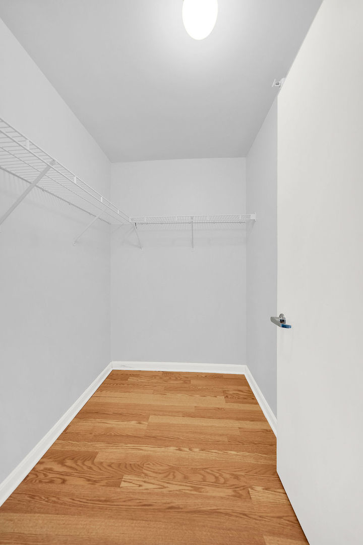 545 N Dearborn Street Unit: 2303