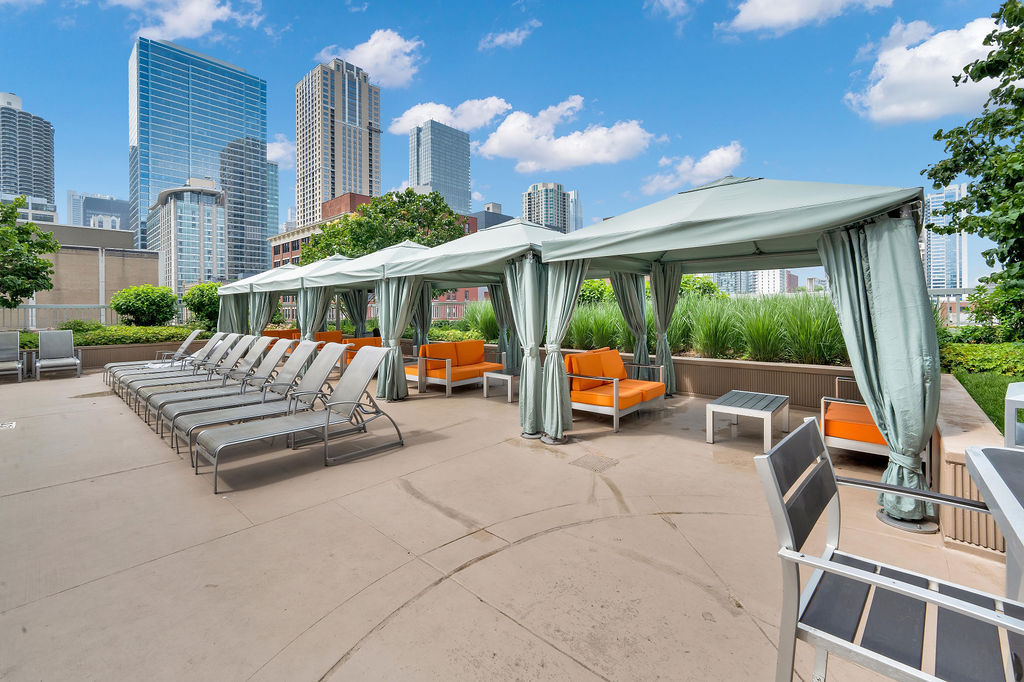 545 N Dearborn Street Unit: 2303