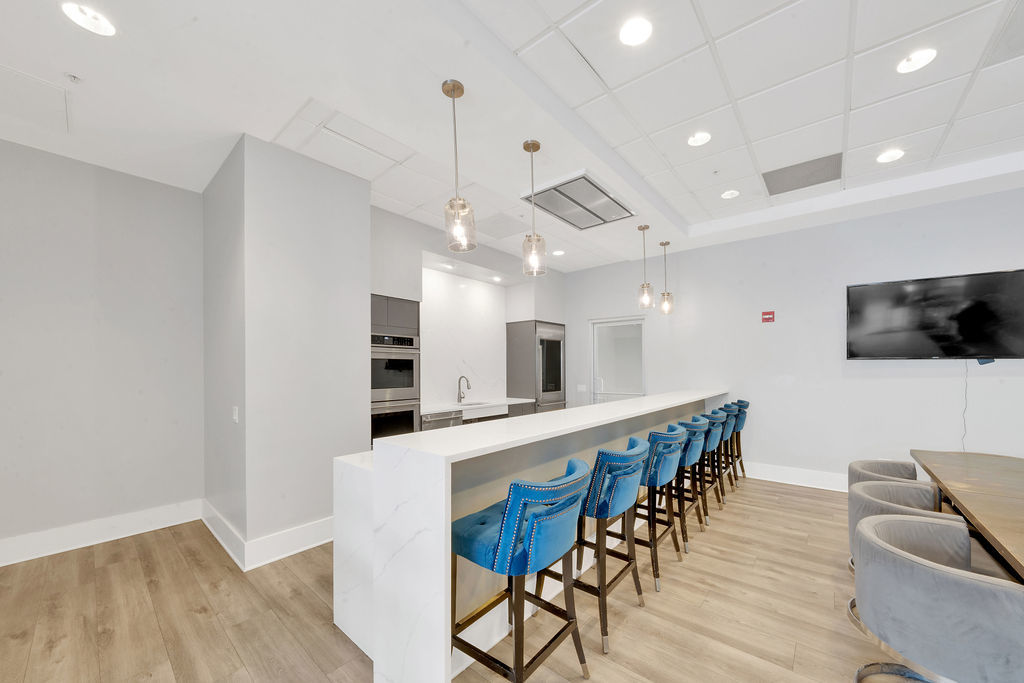 545 N Dearborn Street Unit: 2303