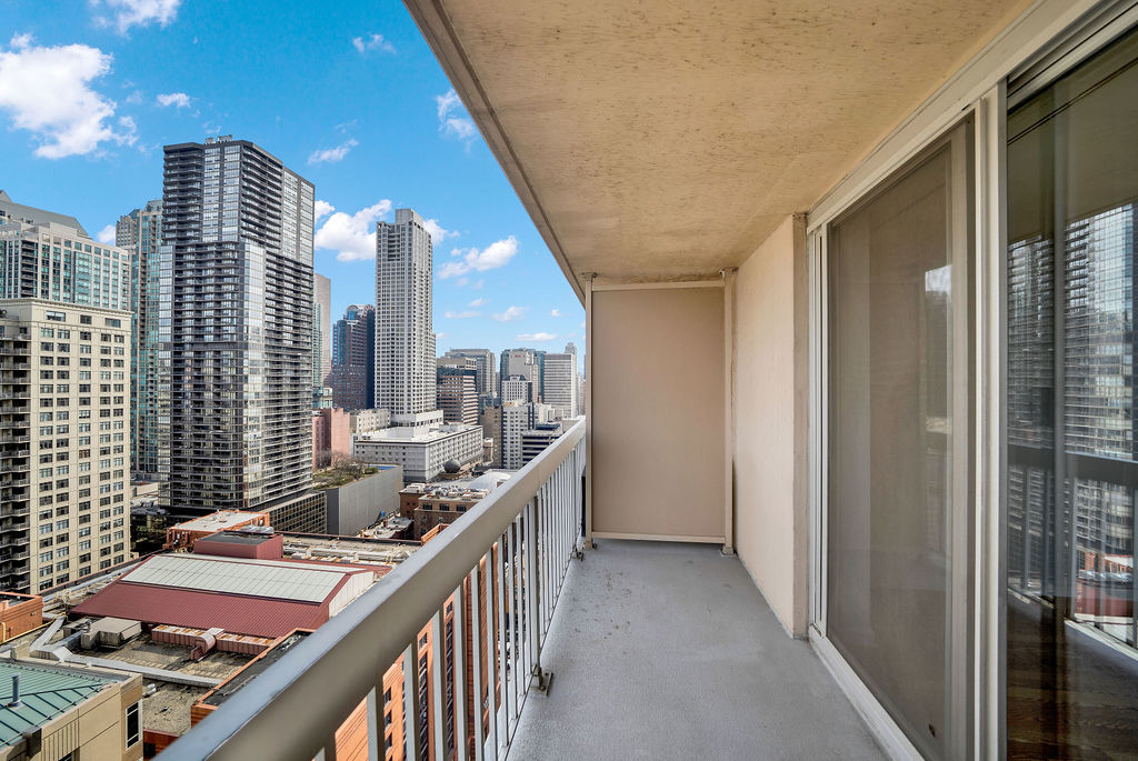 545 N Dearborn Street Unit: 2303