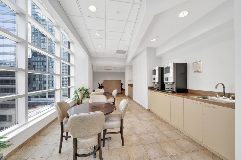 545 N Dearborn Street Unit: 2303