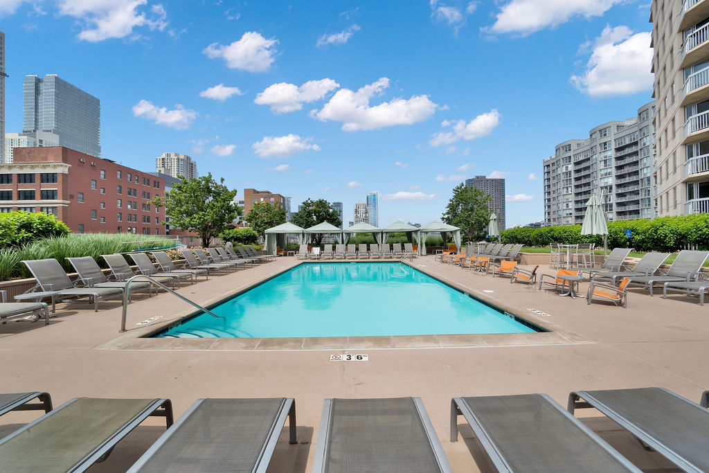 545 N Dearborn Street Unit: 2303