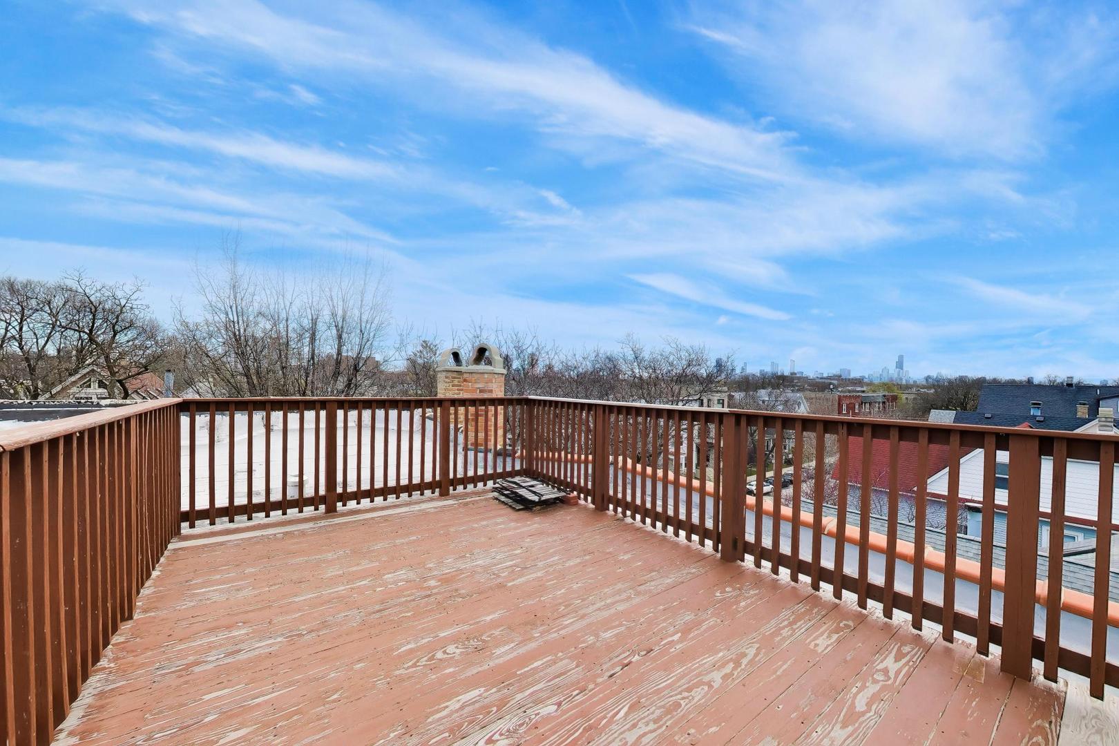 3042 N Clifton Avenue Unit: 3