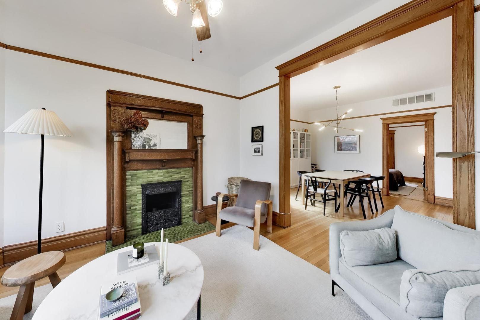 3042 N Clifton Avenue Unit: 3